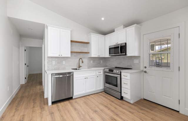 Remodeled 2 bedroom 2 bath close to ASU! Gallery 1