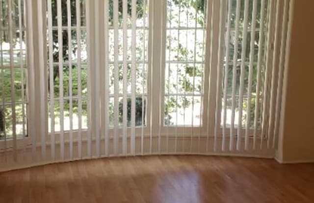 1045 S Westmoreland Ave - 1045 South Westmoreland Avenue, Los Angeles, CA 90006