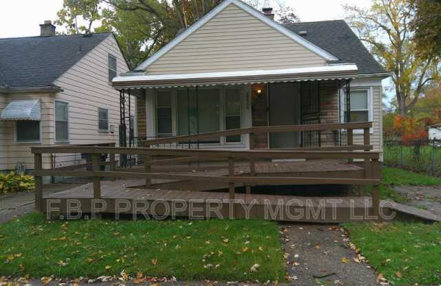 18545 Riverview St photos photos