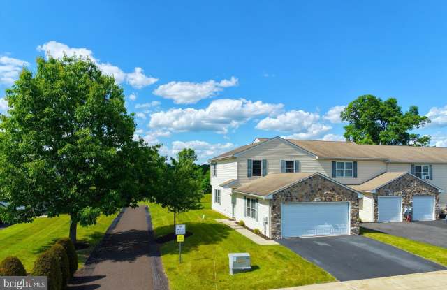 2521 EMERALD Lane photos photos