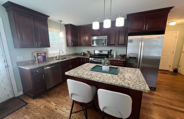 Charming 3-Bedroom Home with Modern Comforts in Worcester, MA - 54 Pierce Avenue, Worcester, MA 01606