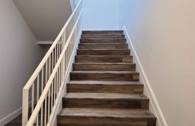 262 E Main Street unit: D Gallery 3