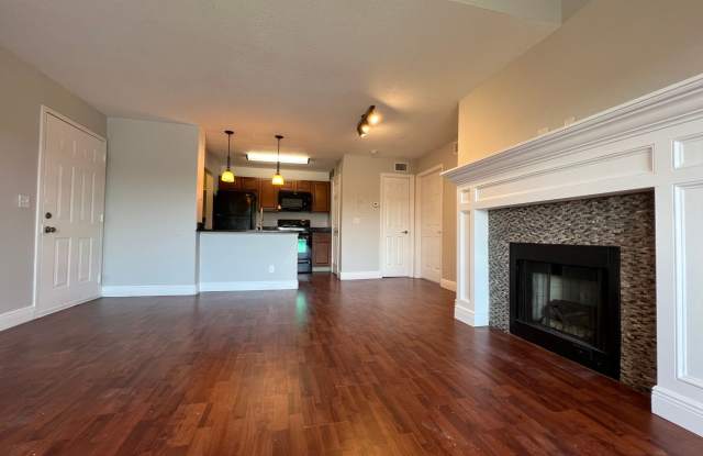 Beautiful 1/1 Condo in Gated Lakefront Community of Altamonte Springs! Gallery 3