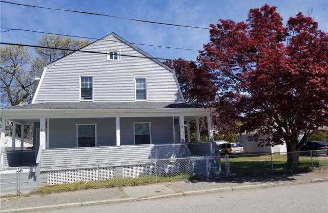 91 West Lawn Avenue - 91 West Lawn Avenue, Pawtucket, RI 02860