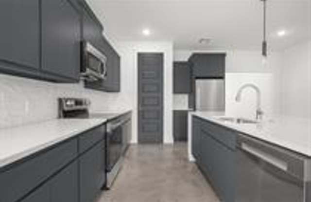 Pre-leasing Fall 2027 South College Station Home Gallery 4