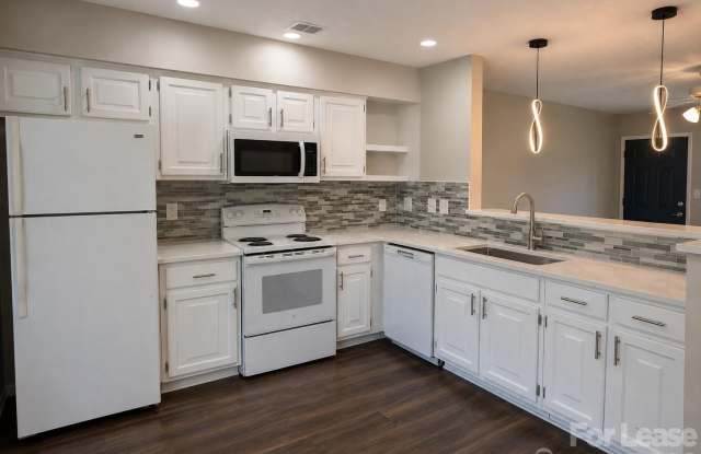 7718 Linda Lake Drive Gallery 2