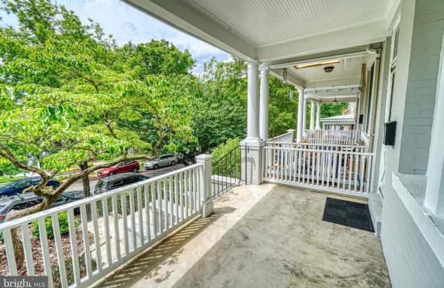 1821 KILBOURNE Place NW Gallery 4