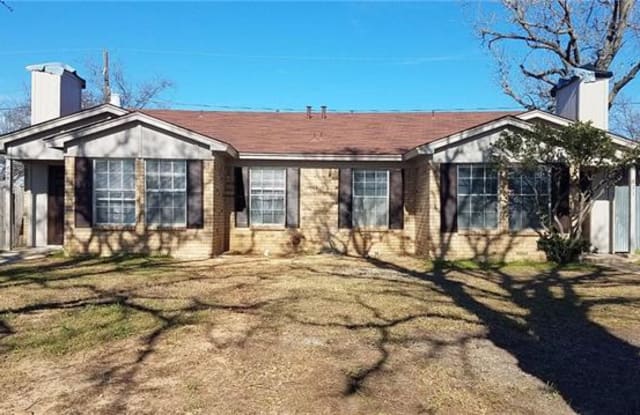 829 Woodland Court - 829 Woodland Court, Kennedale, TX 76060