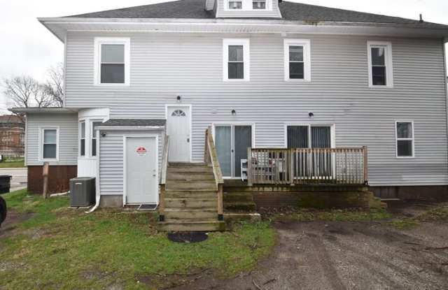 111 1/2 South West Street photos photos