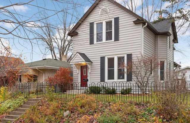Stunning 3 Bedroom 1 Bathroom Single Family Home in St. Paul! Apply TODAY! photos photos