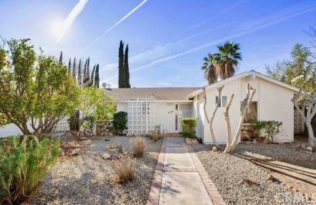 23522 Victory Boulevard photos photos