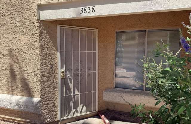 4 Bedroom Townhouse w/Community Pool ~ All Appliances Included! photos photos
