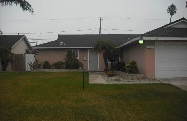SPACIOUS 3 BEDROOM 2 BATH HOUSE, GARAGE AND FENCED YARD photos photos SPACIOUS 3 BEDROOM 2 BATH HOUSE, GARAGE AND FENCED YARD photos photos