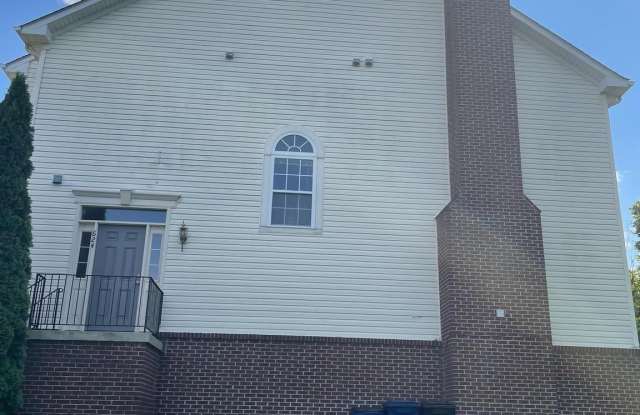 624 BURBERRY TERRACE SE Gallery 3
