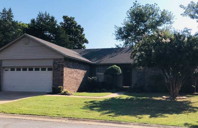 92 Lelia Lane in Field Farms Subdivision! Comfortable 3/2 plus office! photos photos