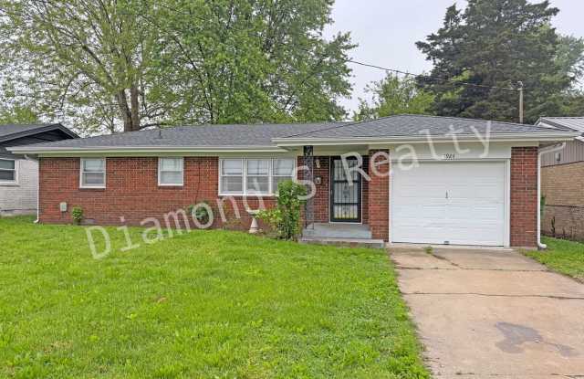 Great Location - 3 Bedroom/1 Bath Home for Lease! photos photos