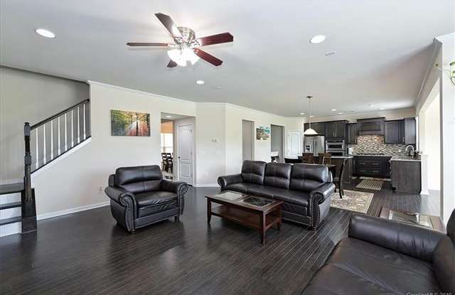 2063 Angel Oak Drive Gallery 4