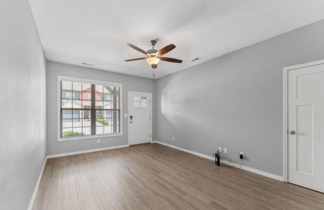 NEW LUXURY 3 BED 2.5 BATH TOWNHOUSE!!! Gallery 3