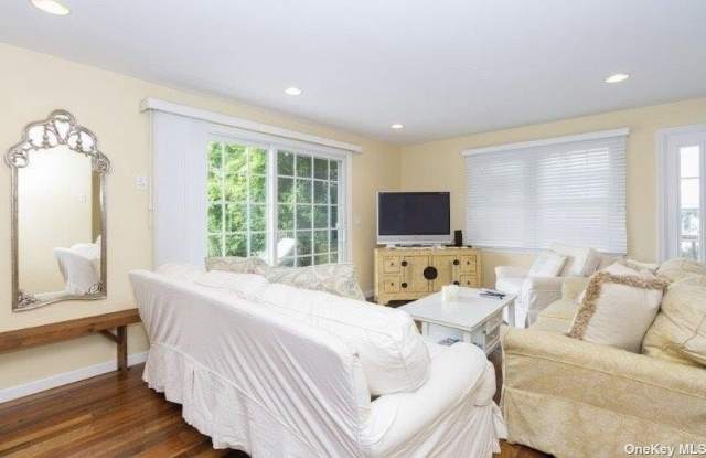 748 Ocean Breeze Walk Gallery 4