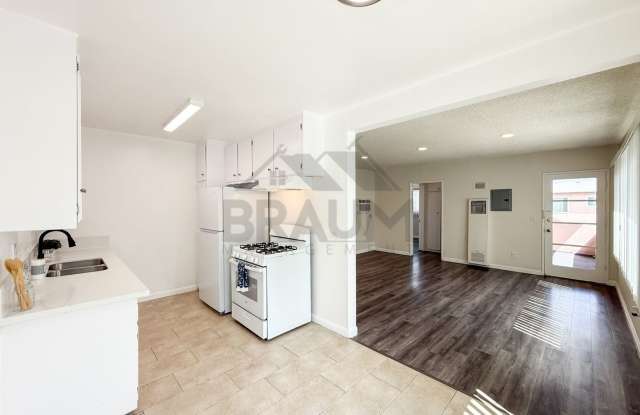 19405 HAYNES ST. Gallery 2
