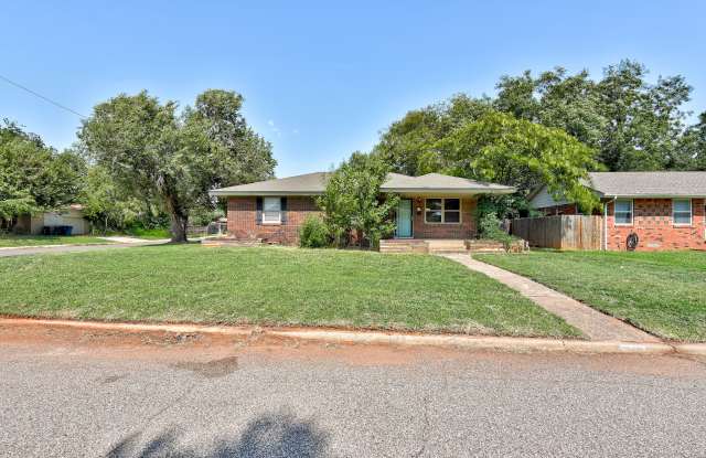 10701 Whitehaven Road - 10701 Whitehaven Road, The Village, OK 73120