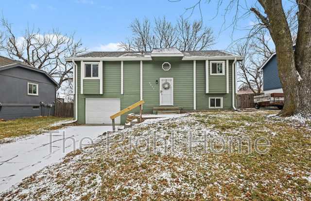 8617 S 143rd Ave photos photos