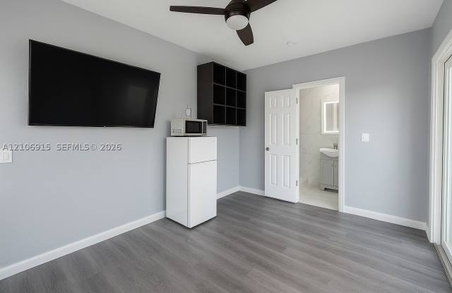 2400 Casablanca Dr Gallery 1