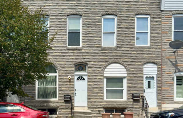 Charming 2BD/3BA Townhome with Bonus Room in Baltimore Highlands, MD! Gallery 1