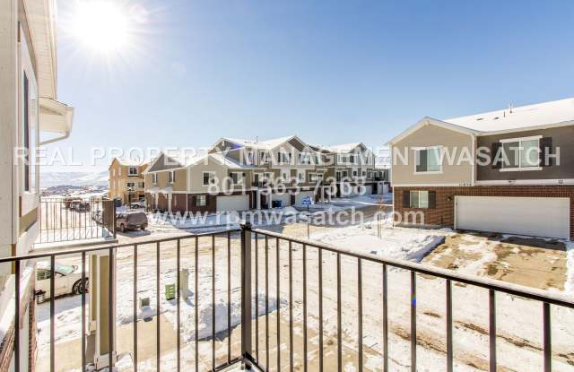 A Must See Beautiful Townhome in Herriman! 1/2 Off First Months Rent Gallery 3