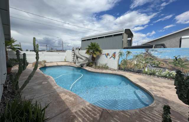 3011 Curtis Dr Gallery 1