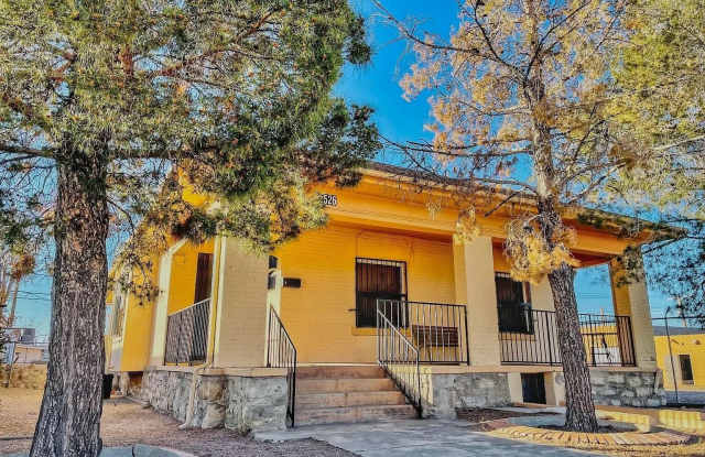 2526 E Yandell Drive Gallery 1