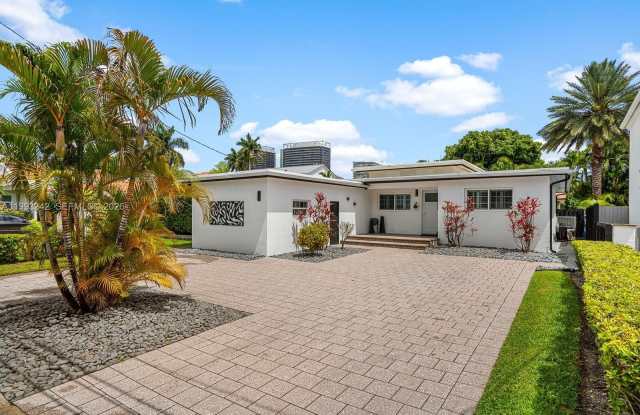 9517 Bay Dr photos photos