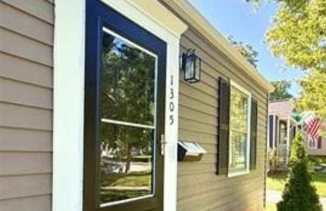 1305 Collegewood Street Gallery 4