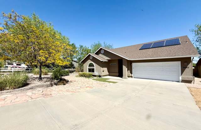 3 Bed / 2 Bath Home in Chino Valley – Space & Greenery! photos photos