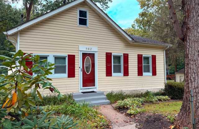862 BIRCH TRL Gallery 1