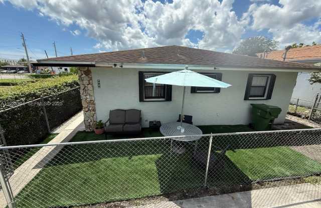 208 NW 7th St photos photos 208 NW 7th St photos photos