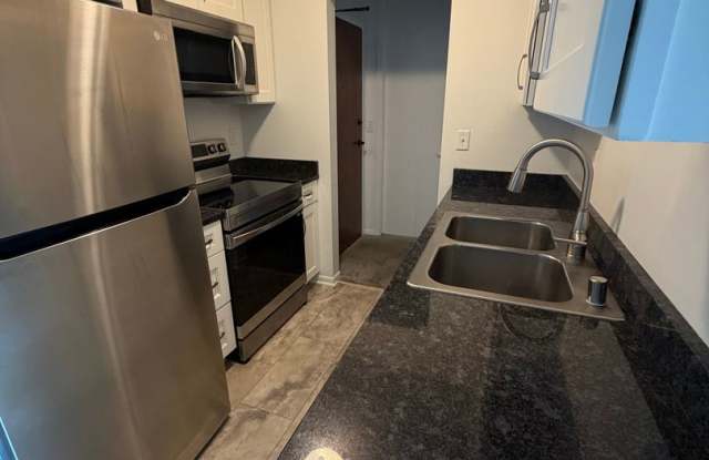Charming 2BR Condo in Mound Gallery 3