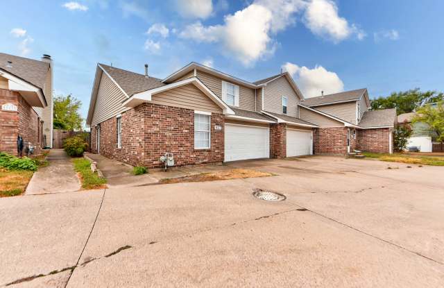 917 Rambling Oaks Drive Gallery 2