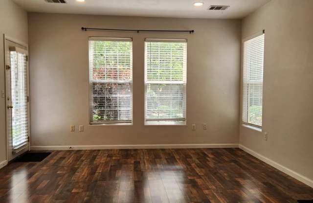 Stylish 2 Bed, 2 Bath Main-Floor Condo – Unbeatable Location Near Parker  Quincy! photos photos