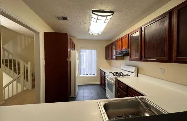 914 WINDBROOKE DRIVE Gallery 4