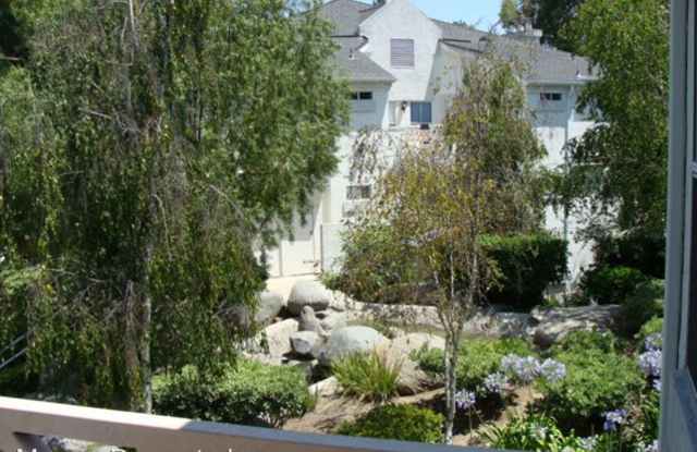 2031 Lakeridge Circle Unit 201 Gallery 3