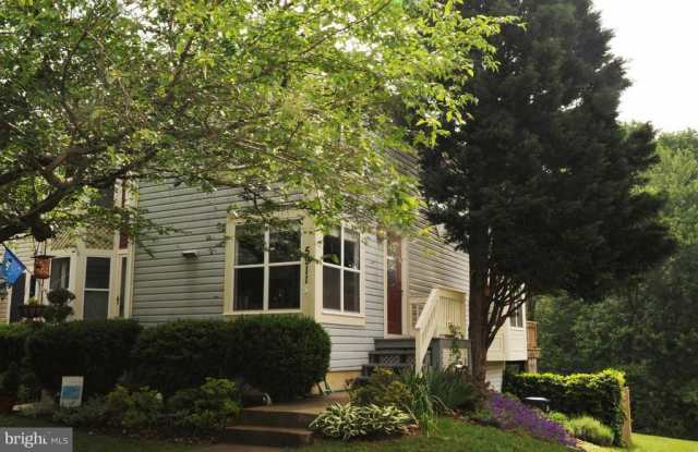 5911 DUNGENESS LN - 5911 Dungeness Lane, Kingstowne, VA 22315