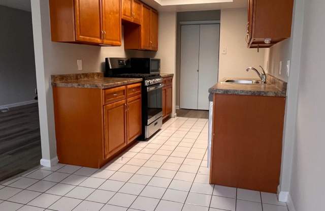 145 Wellington Ct Gallery 2