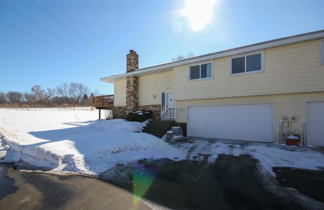 1423 Oak Leaf Lane - 1 - 1423 Oak Leaf Lane, Burnsville, MN 55337