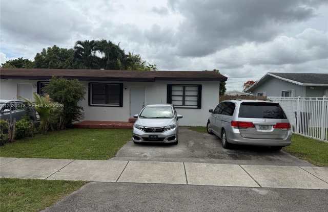 1047 SW 76th Ave photos photos