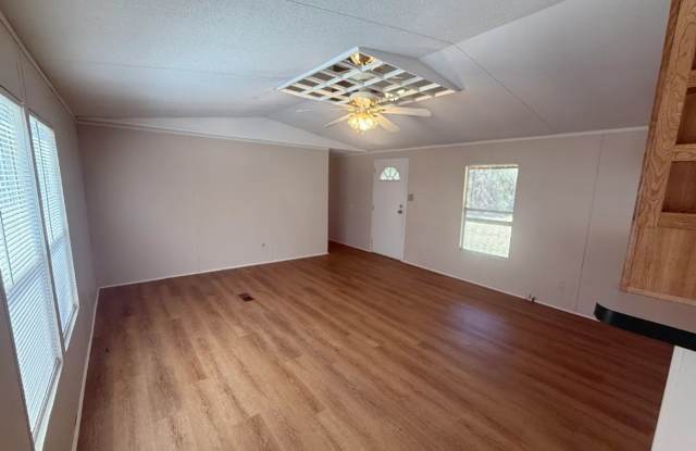 Charming Country Living – 3BR, 2BA Home with Acreage Gallery 4