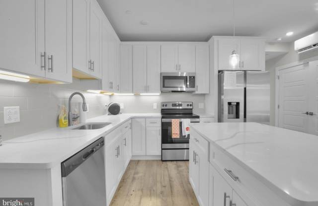 2209 N BROAD Street photos photos