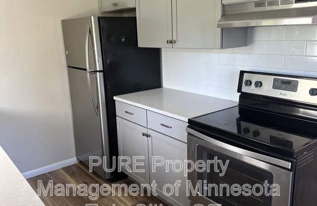 10984 Hanson Blvd NW - 10984 Hanson Boulevard Northwest, Coon Rapids, MN 55433