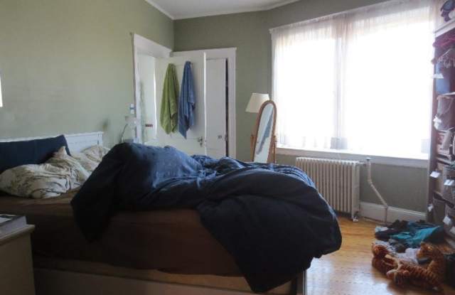Gorgeous renovated unit with great location in Brookline available 8/1/26 Gallery 4