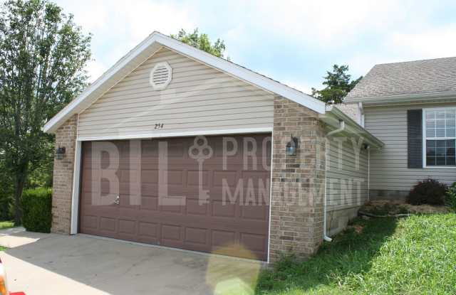 Price Reduced! 3 Bedroom 2 Car Garage Duplex in Branson photos photos